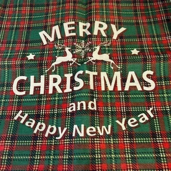 Set of 4 18x18‎ decorative pillow covers and 2 sets of two hand towels.bundle - Picture 5 of 14